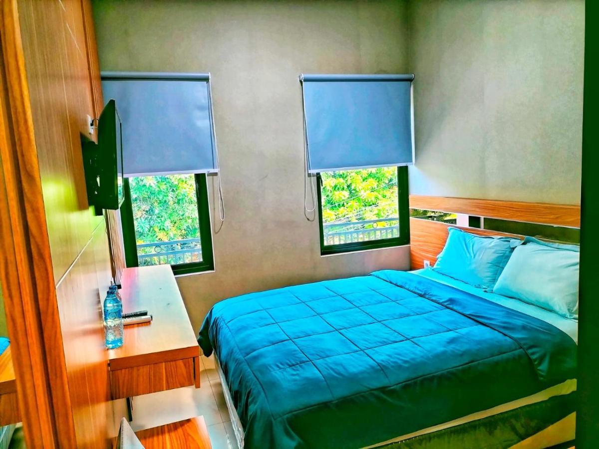 Cozy Residence Tomang Giacarta Esterno foto