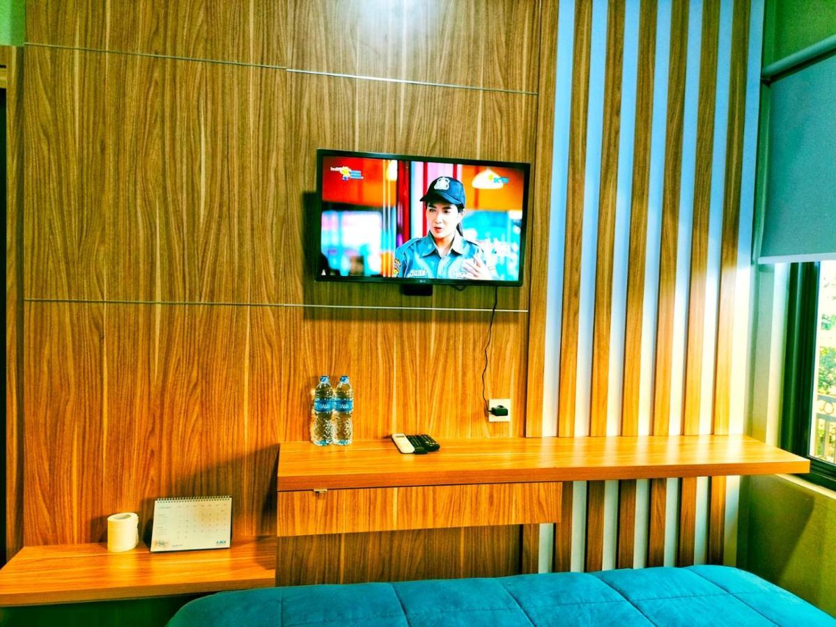 Cozy Residence Tomang Giacarta Esterno foto
