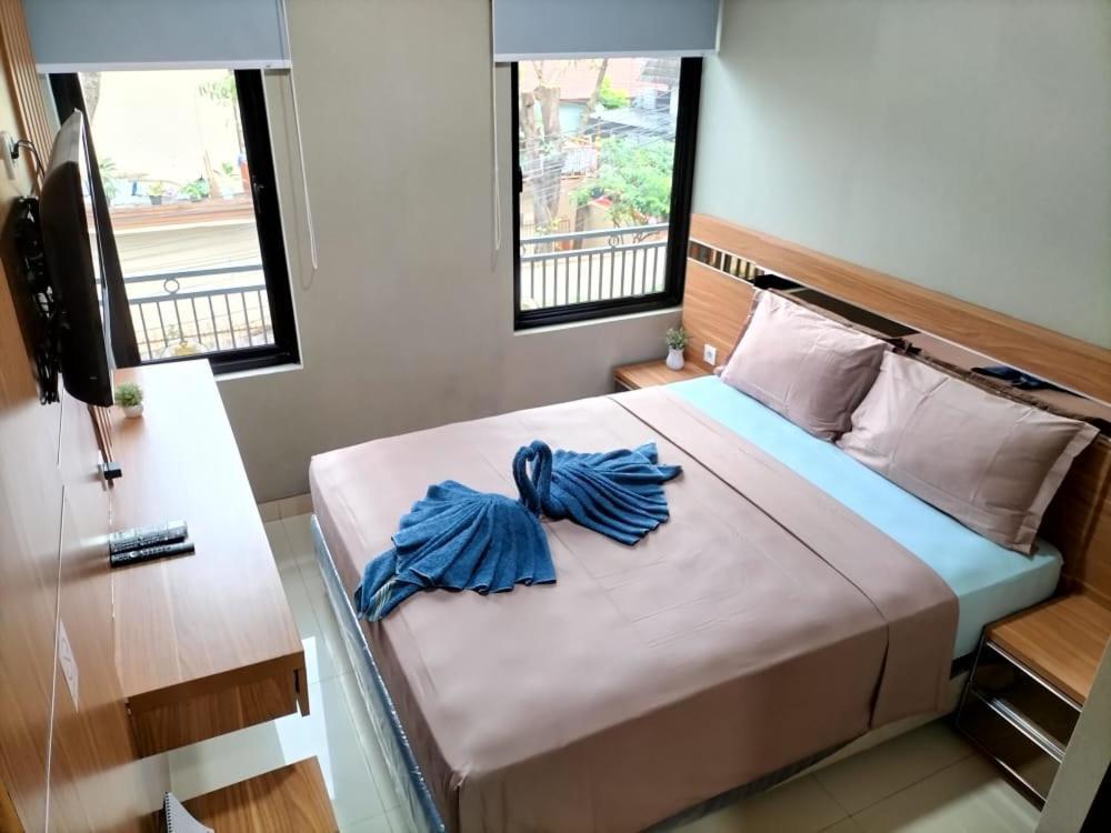 Cozy Residence Tomang Giacarta Esterno foto