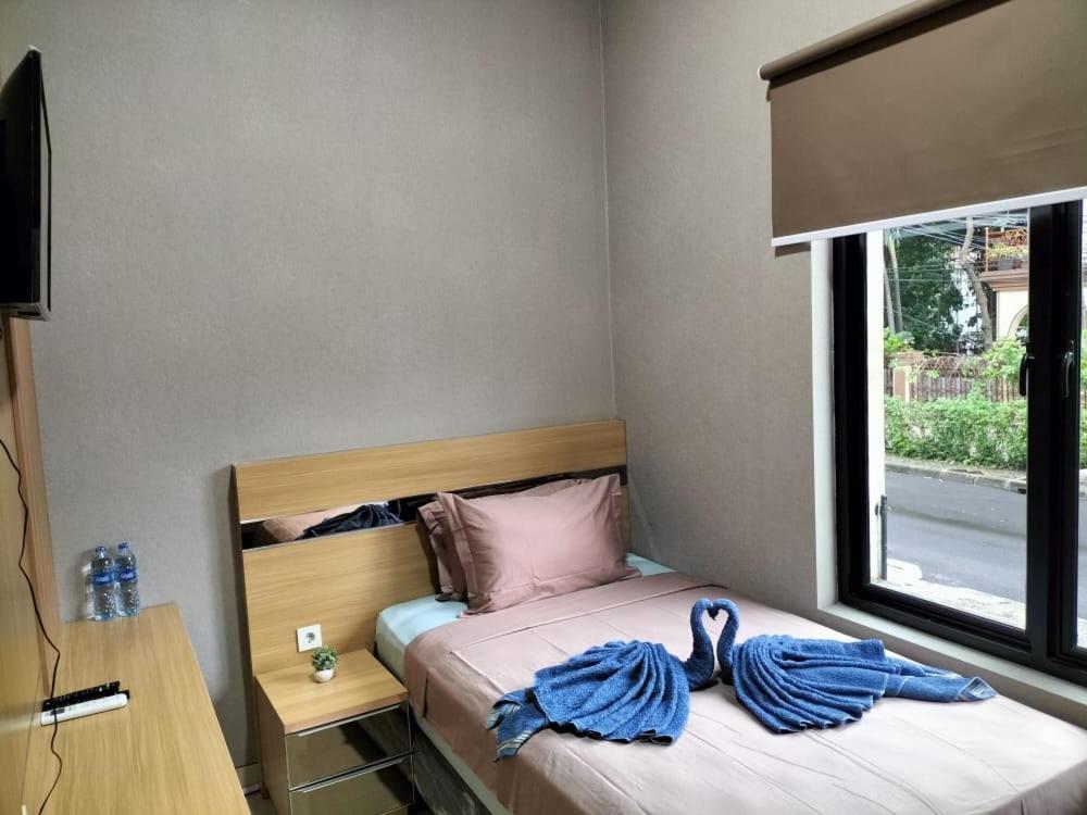 Cozy Residence Tomang Giacarta Esterno foto